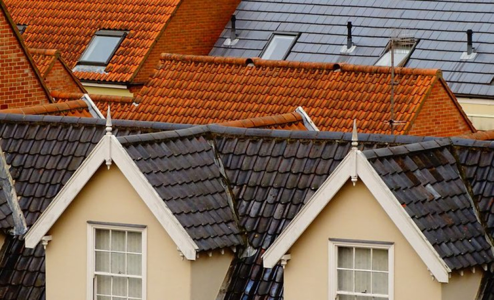 Wanneer moet jij jouw dakpannen laten vervangen?